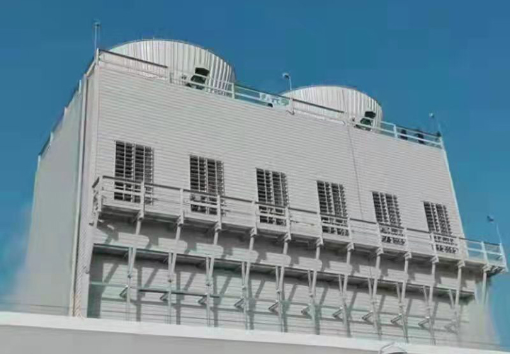 方形横流塔-四川泸州某医院1000吨冷却塔安装